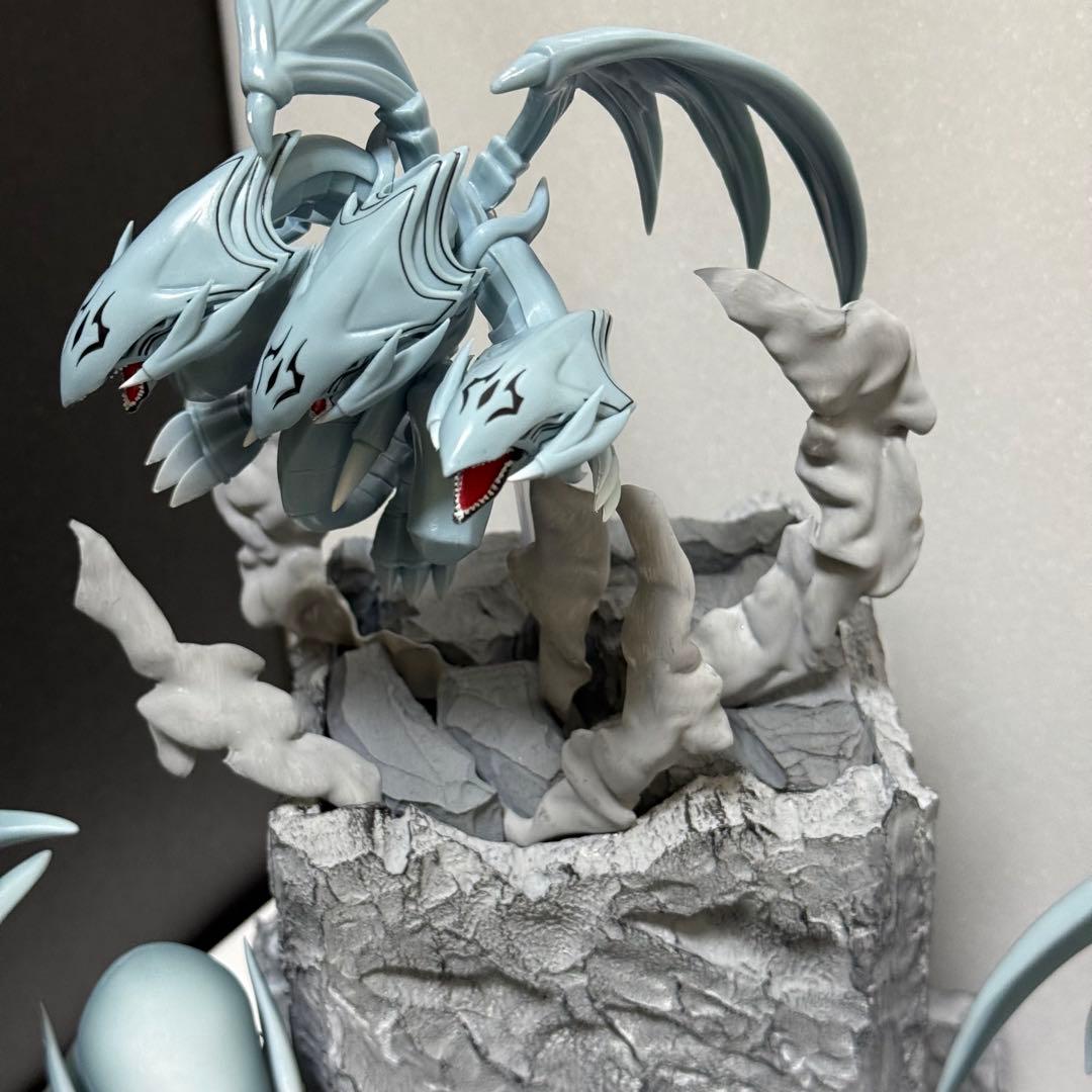 値下交渉OK ジオラマ　ブルーアイズホワイトドラゴン　遊戯王　フィギュア　セット
