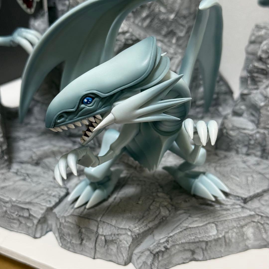 値下交渉OK ジオラマ　ブルーアイズホワイトドラゴン　遊戯王　フィギュア　セット