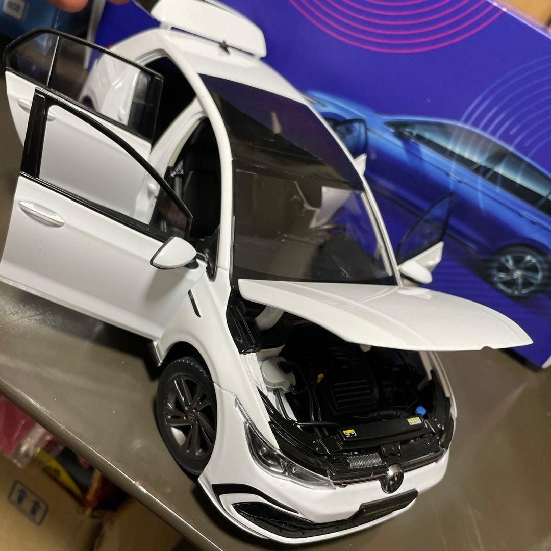 1/18 フォルクスワーゲン ゴルフ　GOLF Rライン？　ミニカー　箱付き