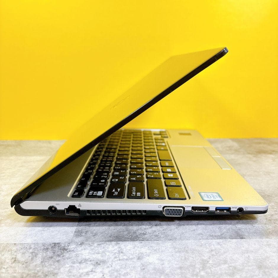 小型軽量❣SSDで快適✨ｉ5✨フルHD カメラ付きノートパソコン 仕事や趣味に♪