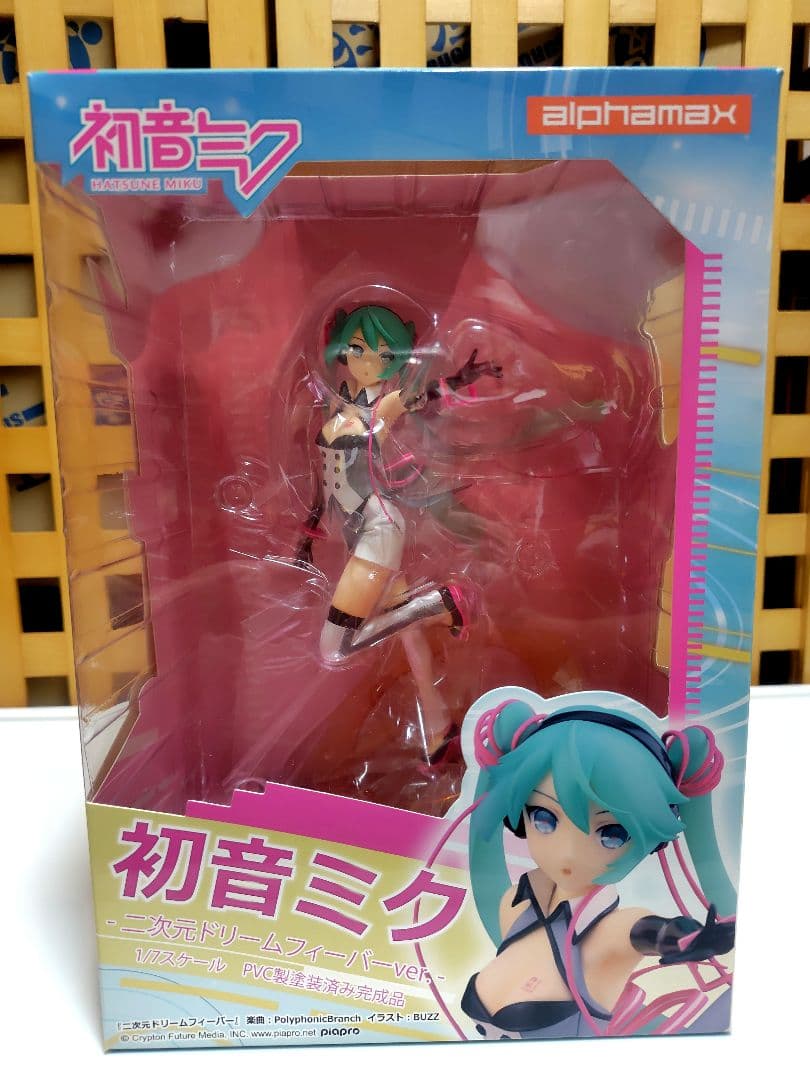 値下げ！初音ミク　二次元ドリームフィーバー　フィギュア　訳あり説明必須