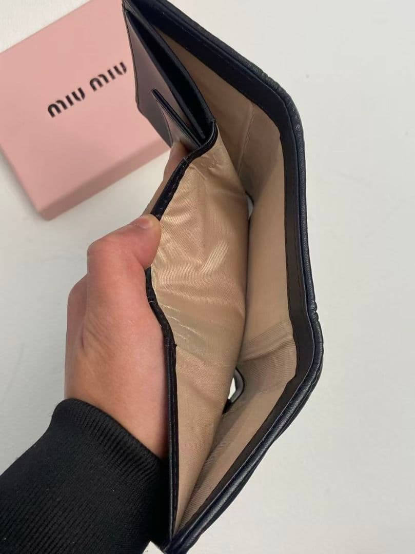 MIU MIU ブラック 三つ折り財布