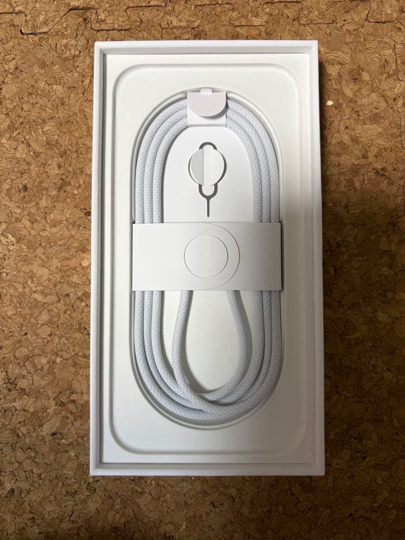 【美品】iPhone16e 256GB ブラック 最大容量100% 付属品未使用