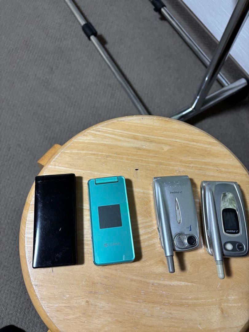 携帯電話機種本体