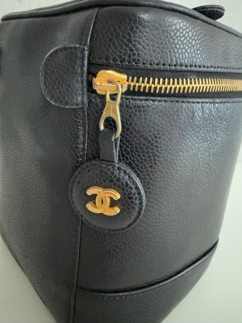 【最終価格】CHANEL バニティポーチ キャビアスキン