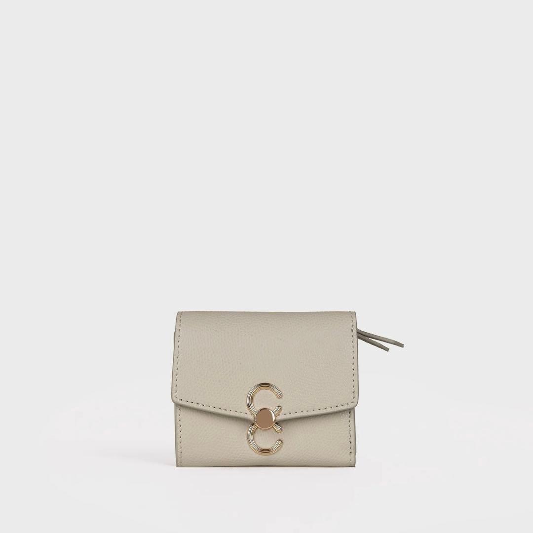 新品未使用タグ付き！ CAFUNÉ ベージュ 三つ折り財布 DOUBLE-C