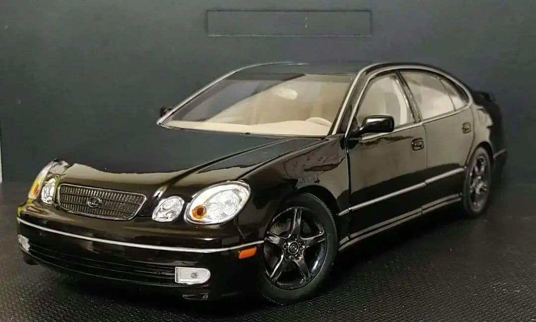 AUTOart 1/18 レクサスGS400 ミニカー。