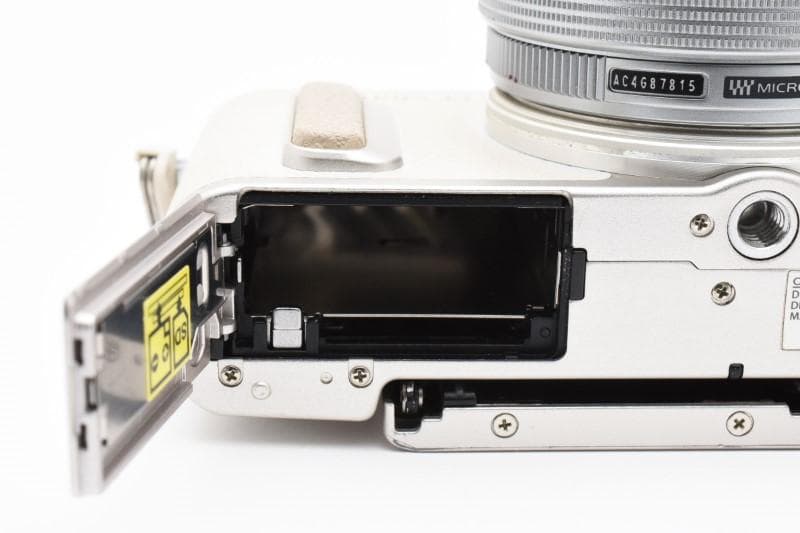 デジタルカメラ OLYMPUS E-PL8,14-42mm F/3.5-5.6 EZ ED