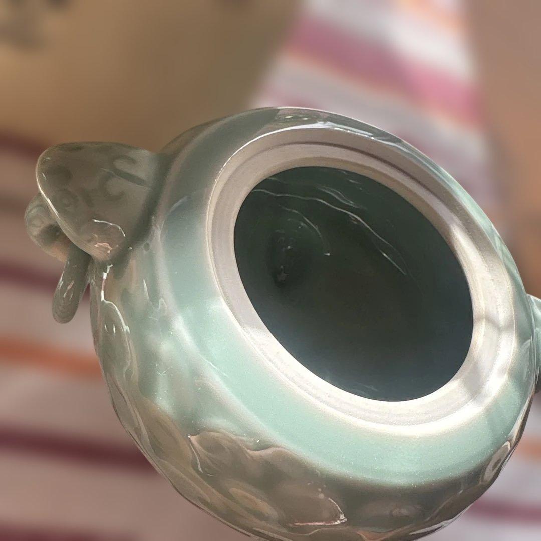 『鍋島焼」冬山作香炉　青磁透し彫（木箱付）