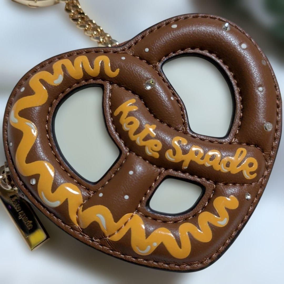 Kate Spade ハートプレッツェル型 バッグチャーム キーケース