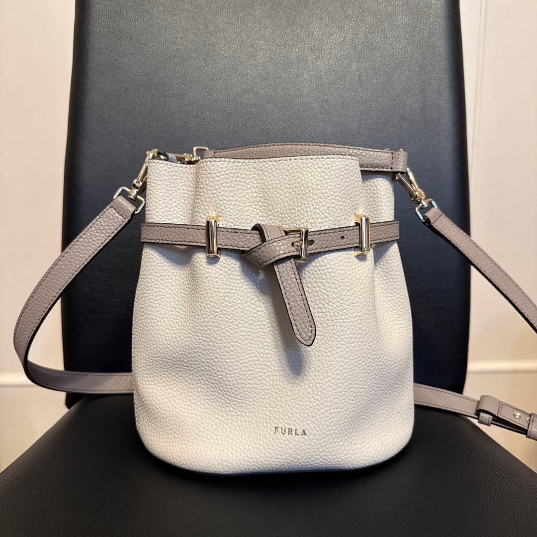 FURLAショルダーバック