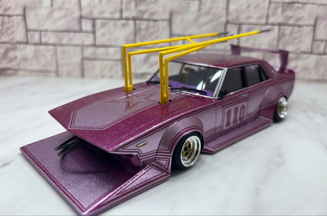 アオシマ　ケンメリ4ドア　完成品　1/24 メタリックレッド