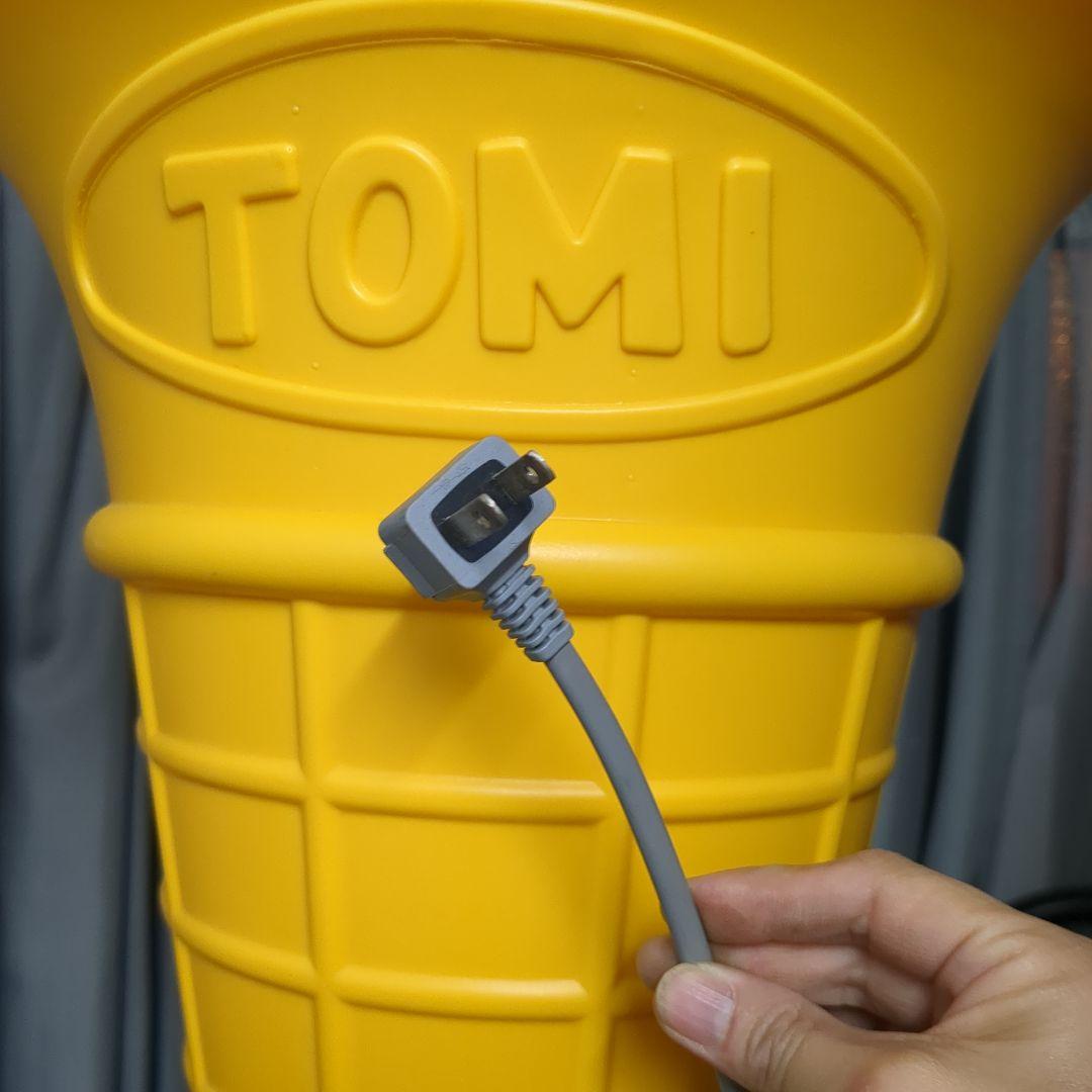 TOMI アイスクリームコーン型ディスプレイ