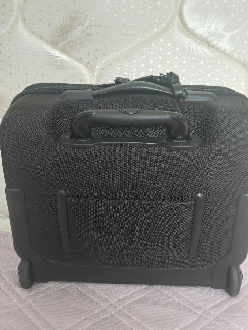 【値下げ】機内持ち込み可能　TUMI ブラック キャリーケース