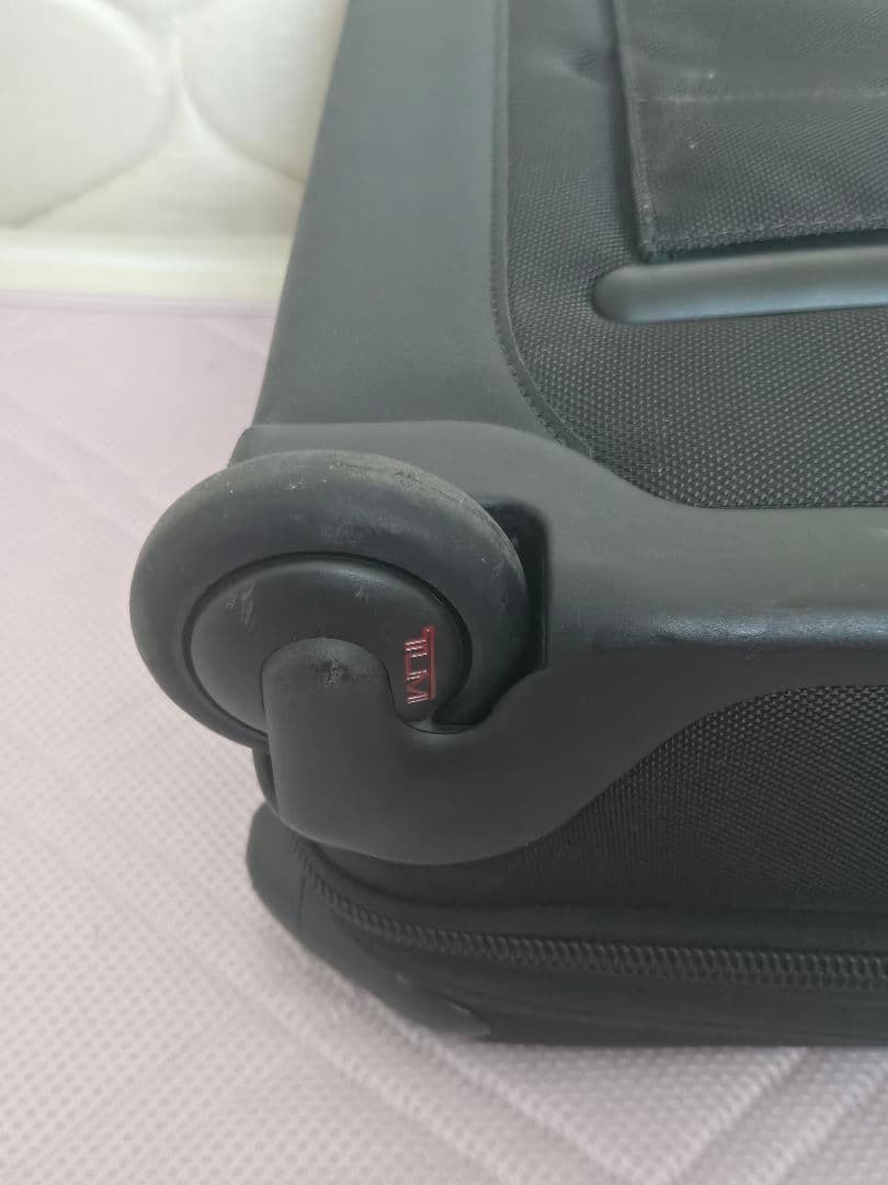 【値下げ】機内持ち込み可能　TUMI ブラック キャリーケース