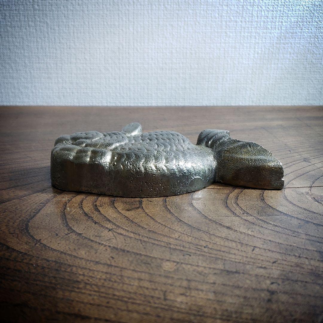 金魚　置物　らんちゅう　ペーパーウェイト　取っ手　オブジェ　インテリア