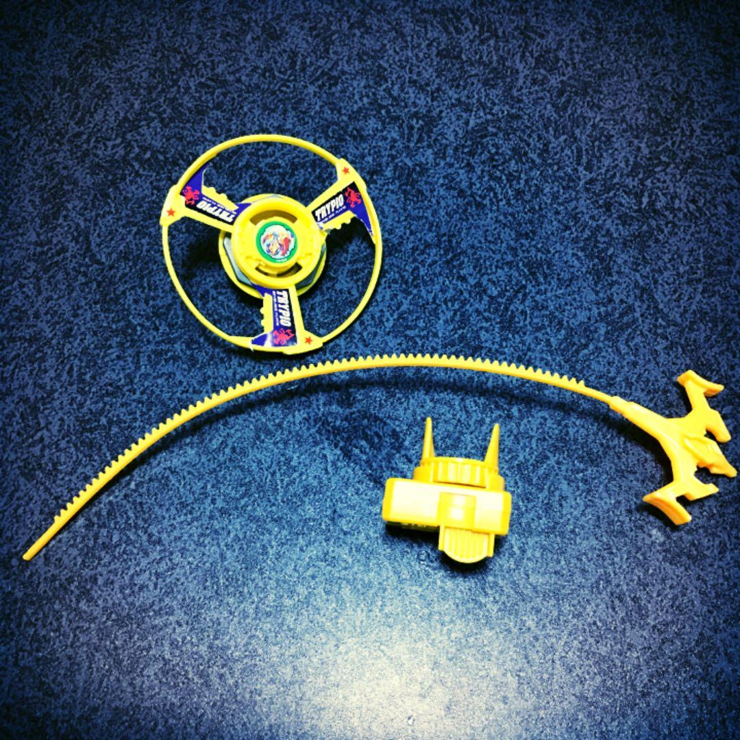 最強のトライピオ　ベイブレード