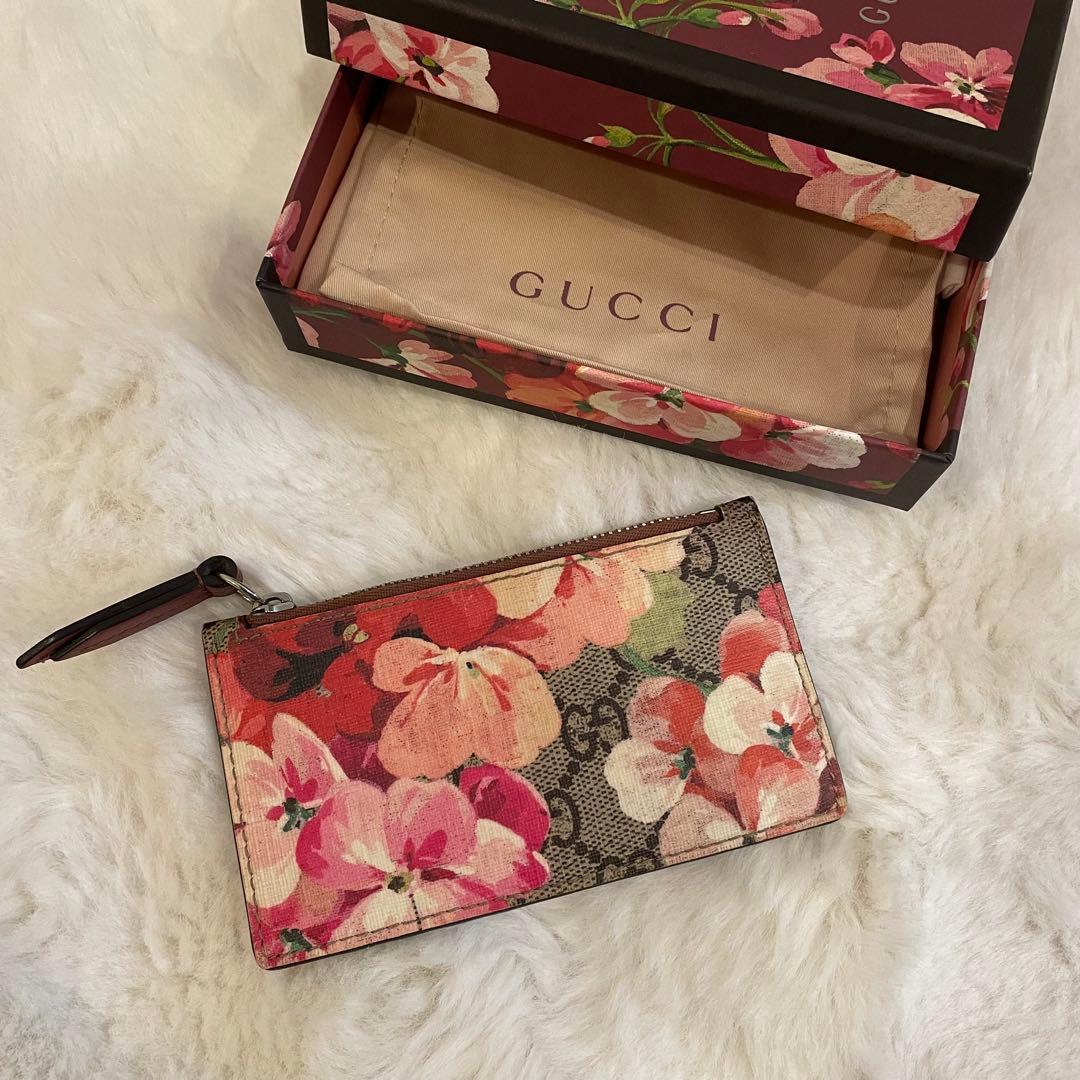 GUCCI フラワープリント ケース