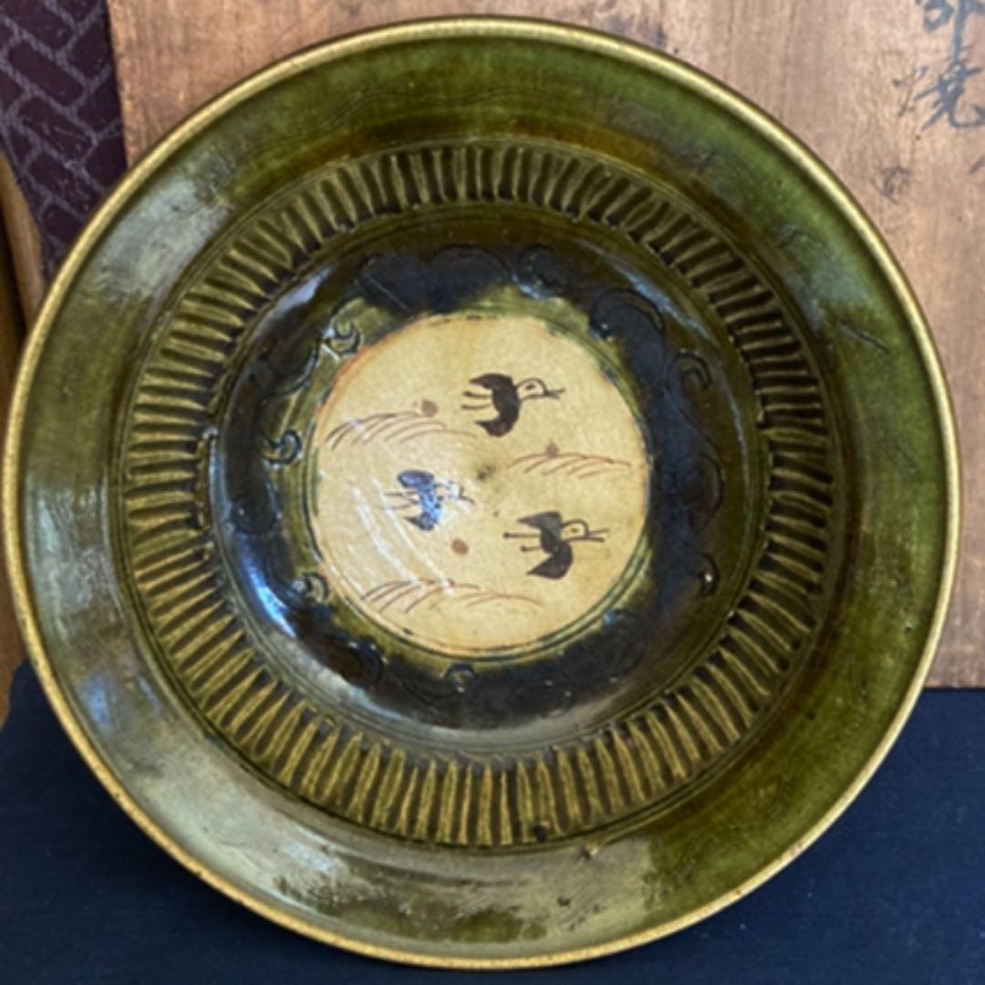 古織部　　鎬手波千鳥深鉢