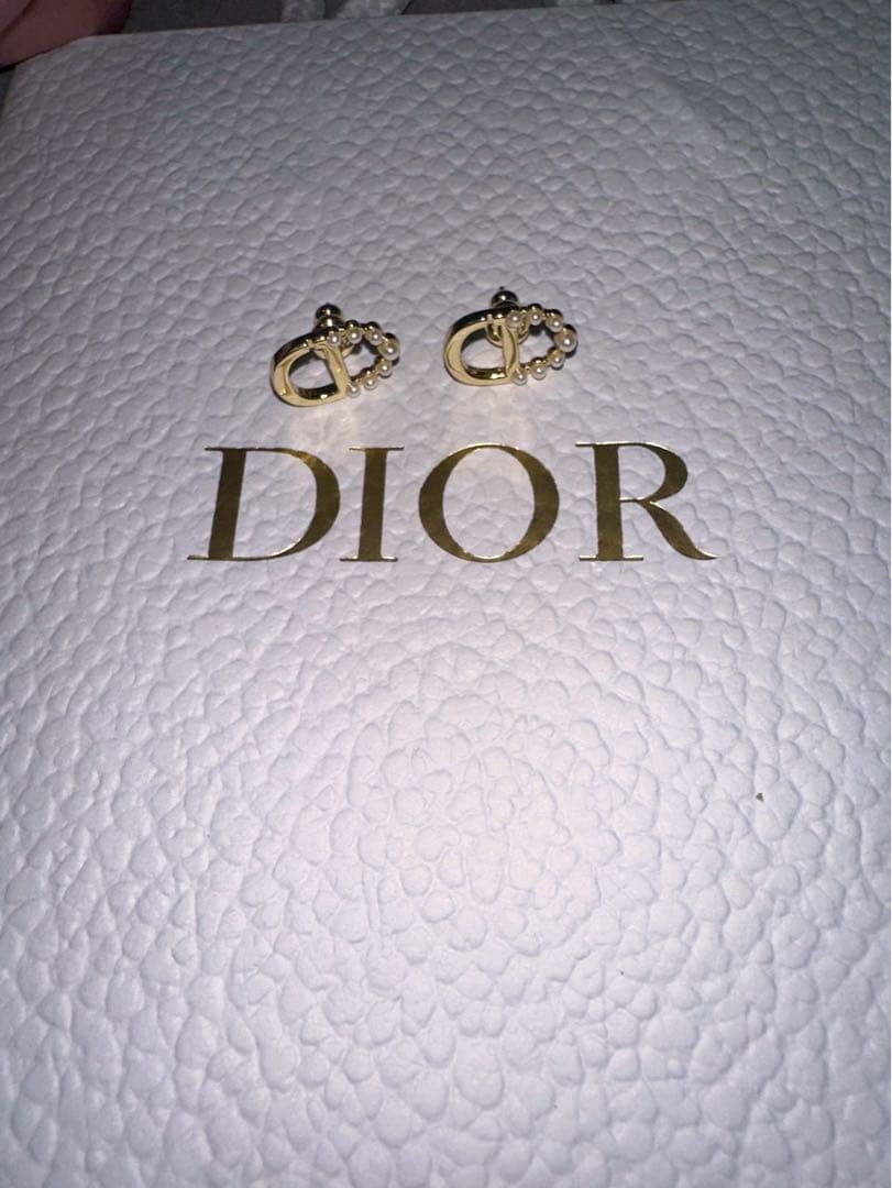 Dior CDロゴ パール付き ピアス ゴールド