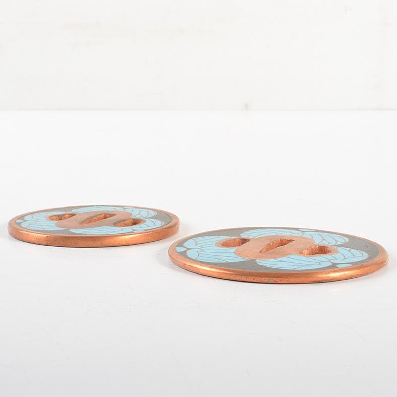 武具　刀装具　銅地　七宝三葉葵紋鍔　一對　桐箱付　C　R7357