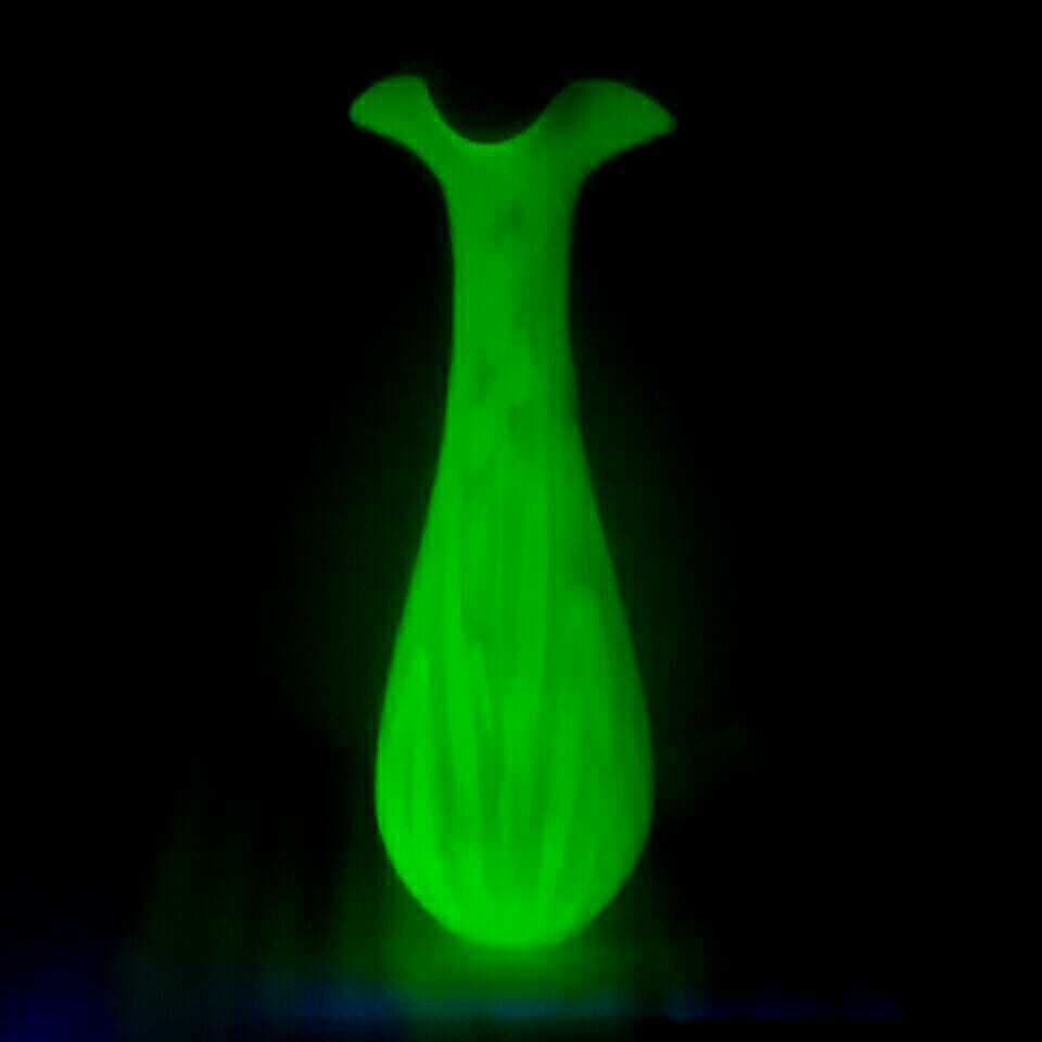 瀬戸内 です 大きな 手吹き ウラン ガラス フラワーベース