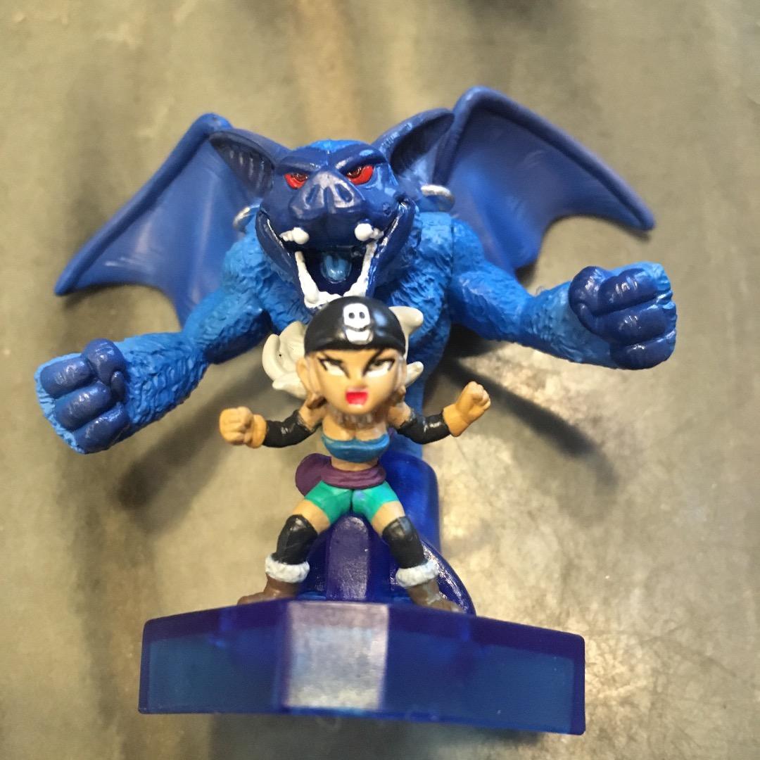 フィギュア新品未使用  ブルー クリーチャー 召喚系