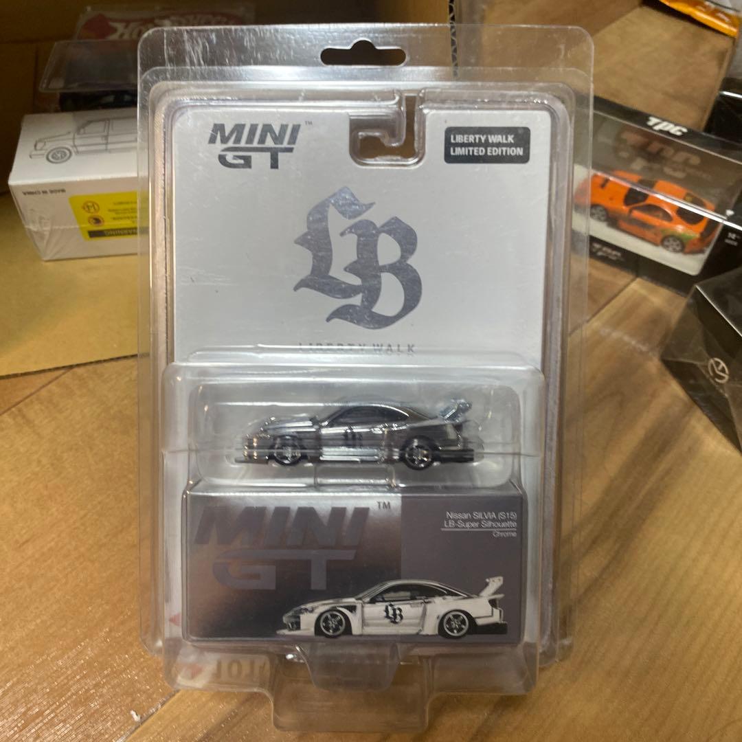 ミニカー MINI GT Nissan Silvia S15 LIBERTY WALK