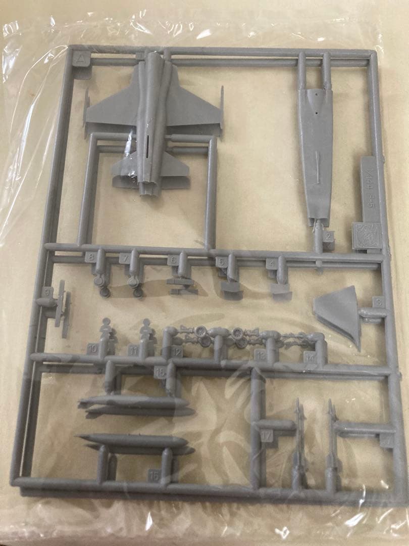 【vacation】1/144 ドラゴンF-5E & F-5F など6品