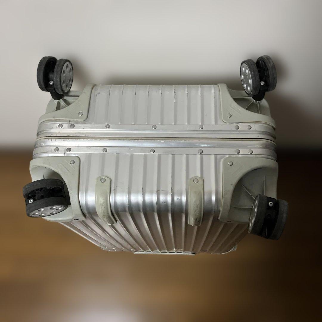 RIMOWA シルバー 中型キャリーケース
