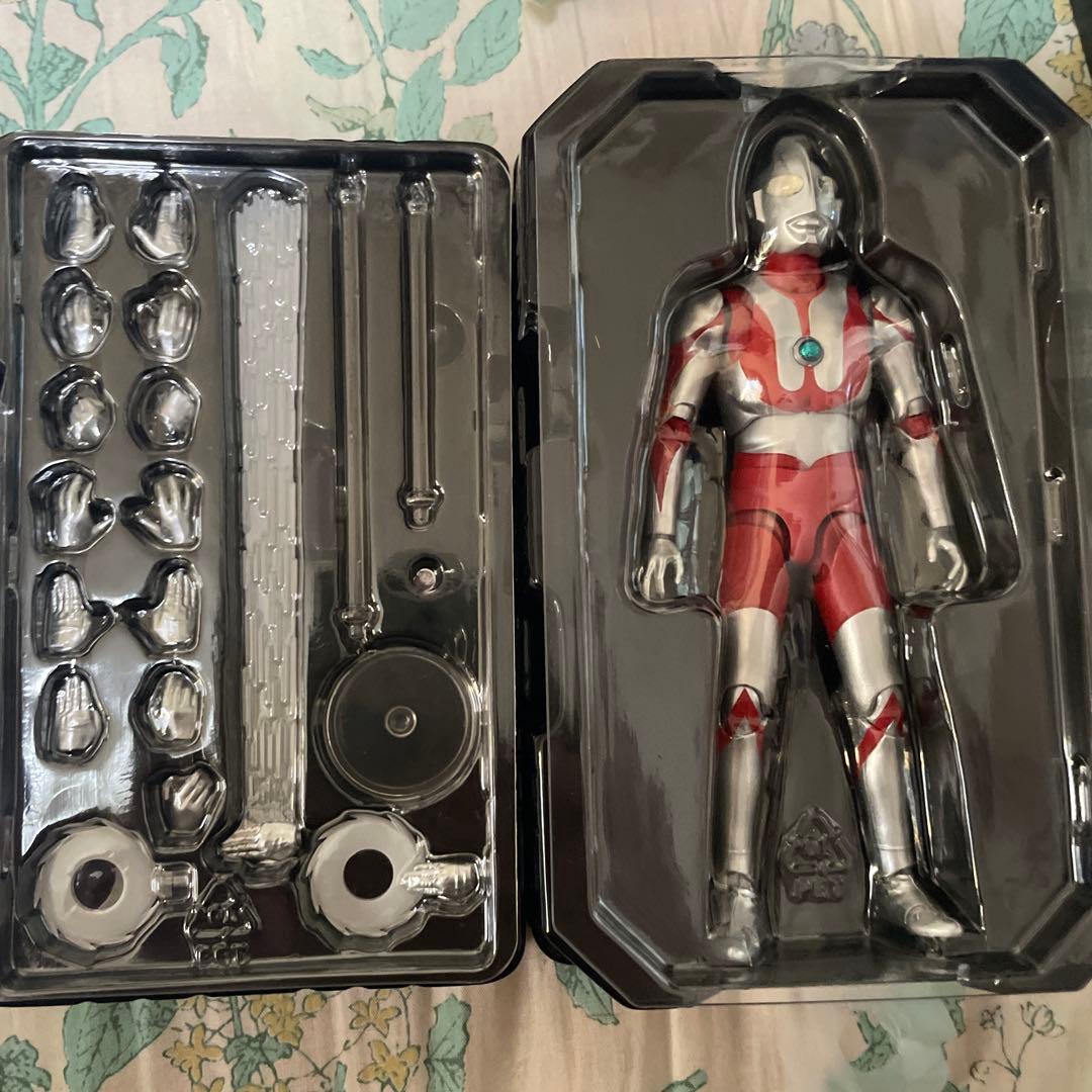 バンダイ SHFiguarts 真骨彫製法製法　ウルトラマン フィギュア