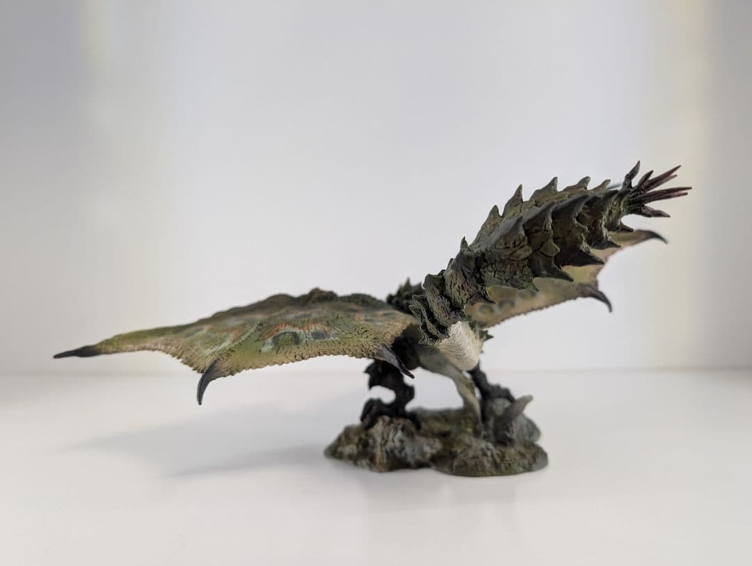 リオレウス・リオレイア　フィギュア　クリエイターズモデル