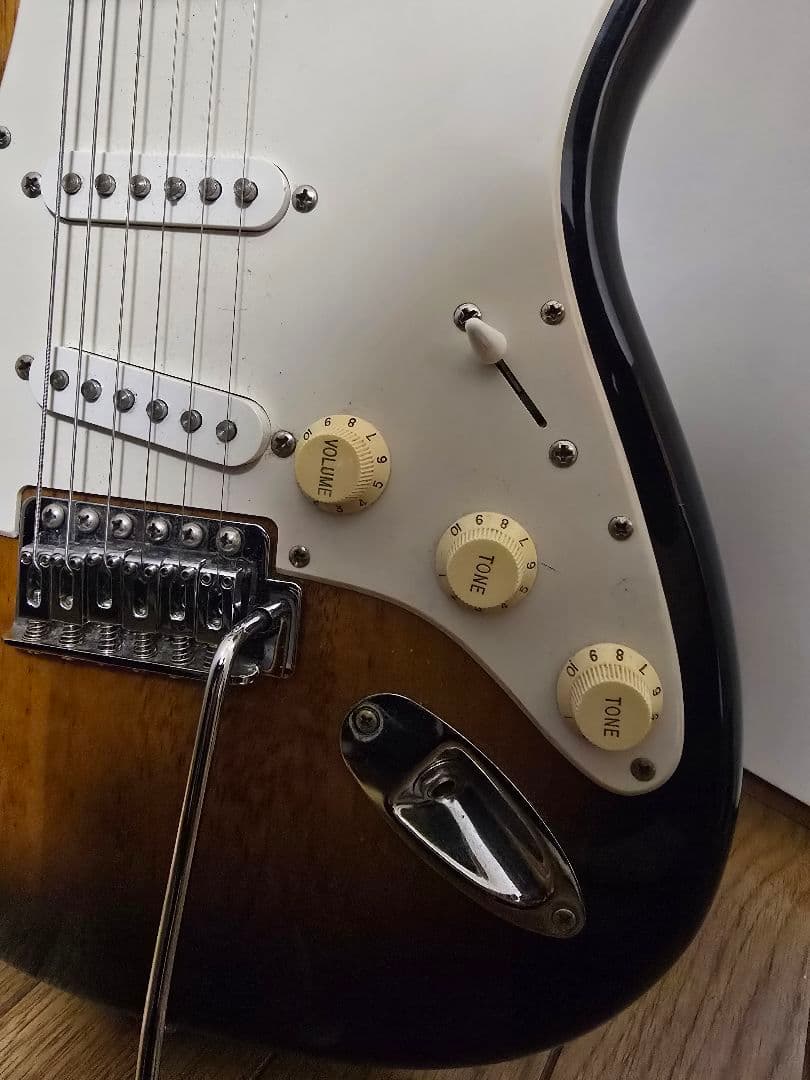 Squier ストラトキャスター サンバースト