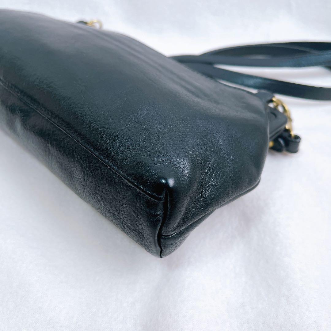 林檎　イルビゾンテ 黒 レザー クラッチバッグ がま口 ショルダー