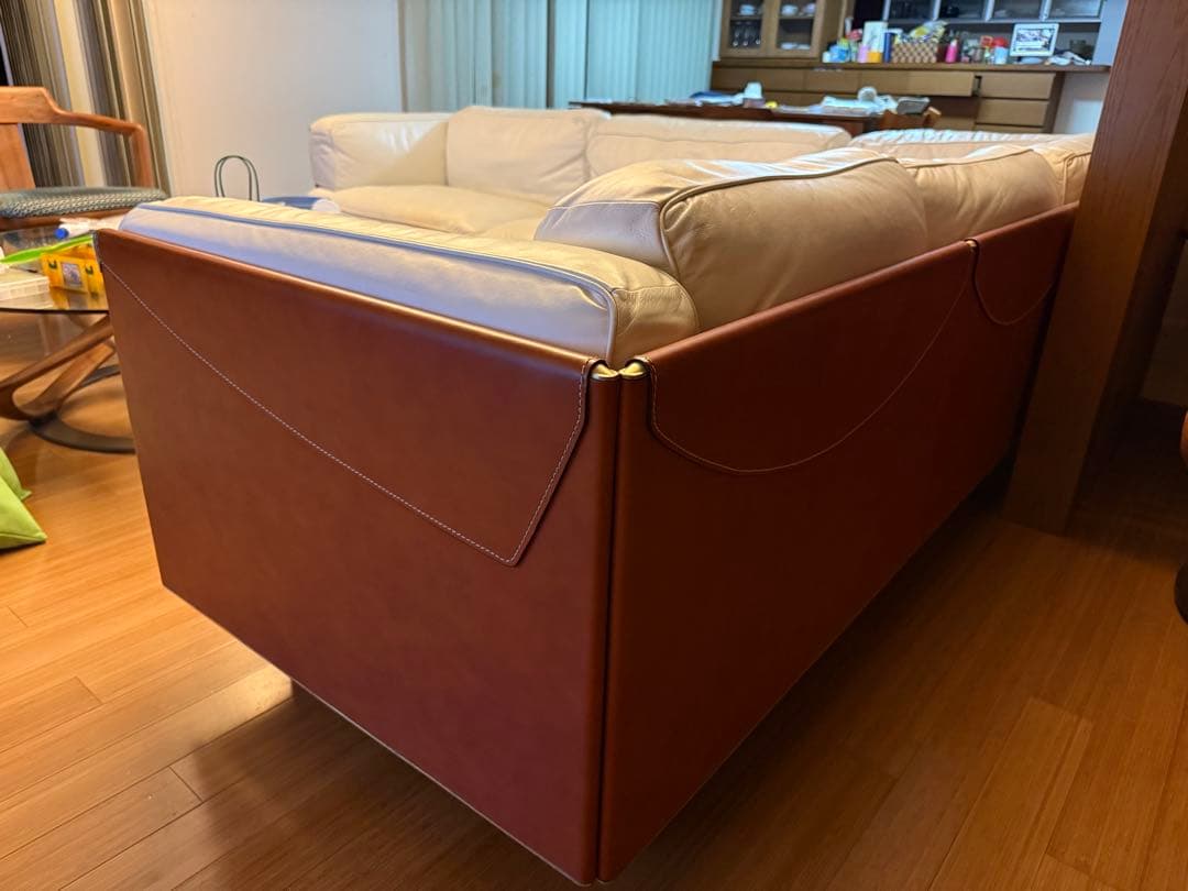 ポルトローナフラウ　クッション5個付き