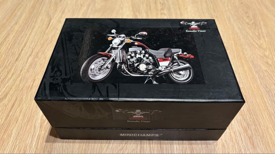 Yamaha VMAX 1/12 スケールモデル MINICHAMPS