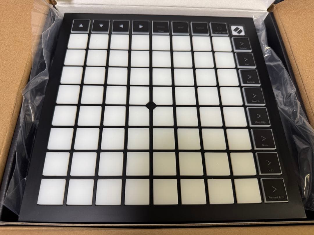 Novation Launchpad X MIDIパッド　製品登録解除済み
