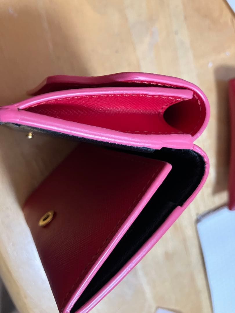 O*s様 MARNI レッド 三つ折り財布　ピンク