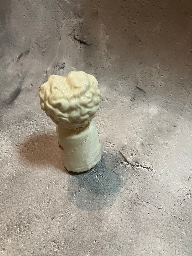 ドイツ　アンティーク　チャイナヘッドドール　希少なハンドメイド刺繍アレンジ