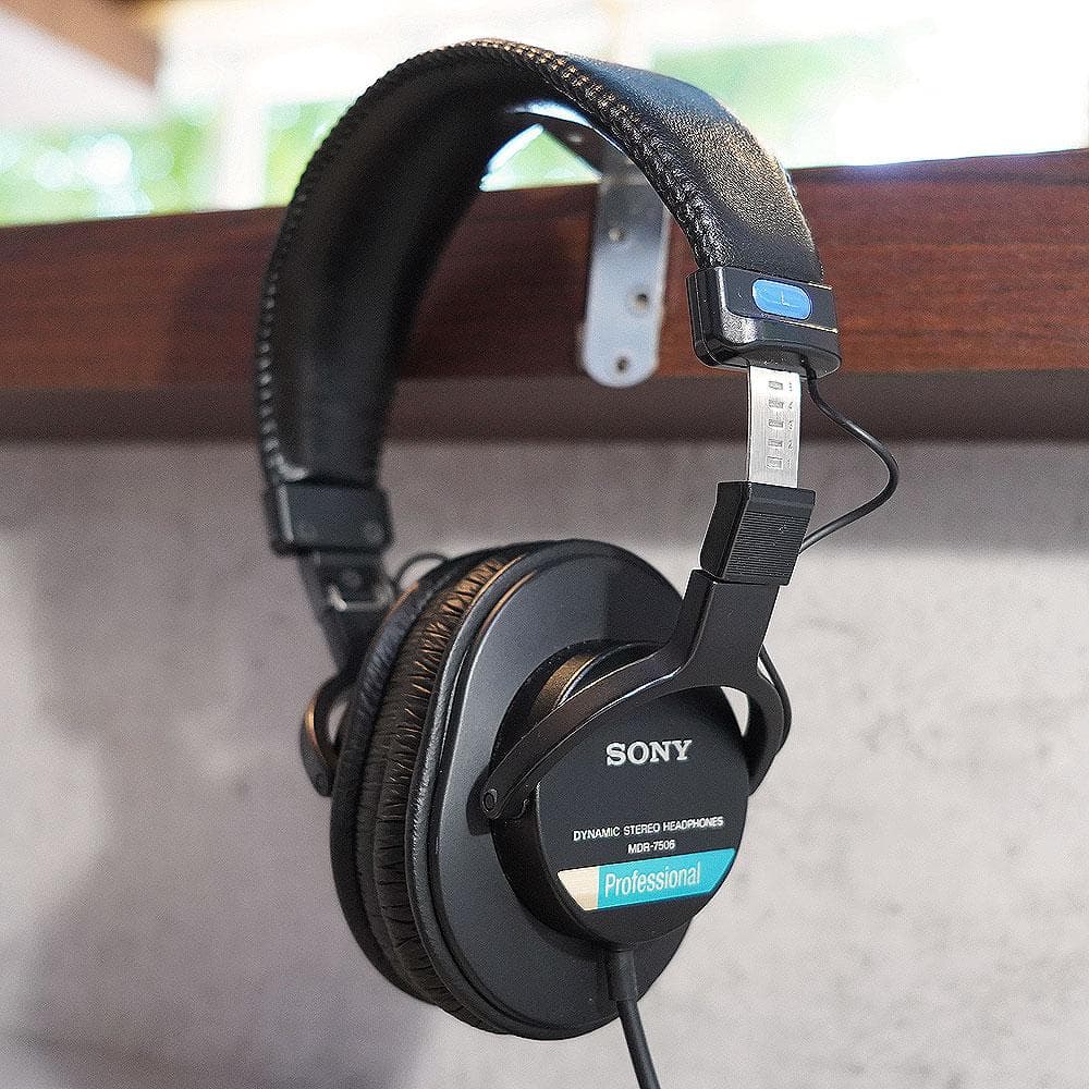 SONY ステレオヘッドホン MDR-7506