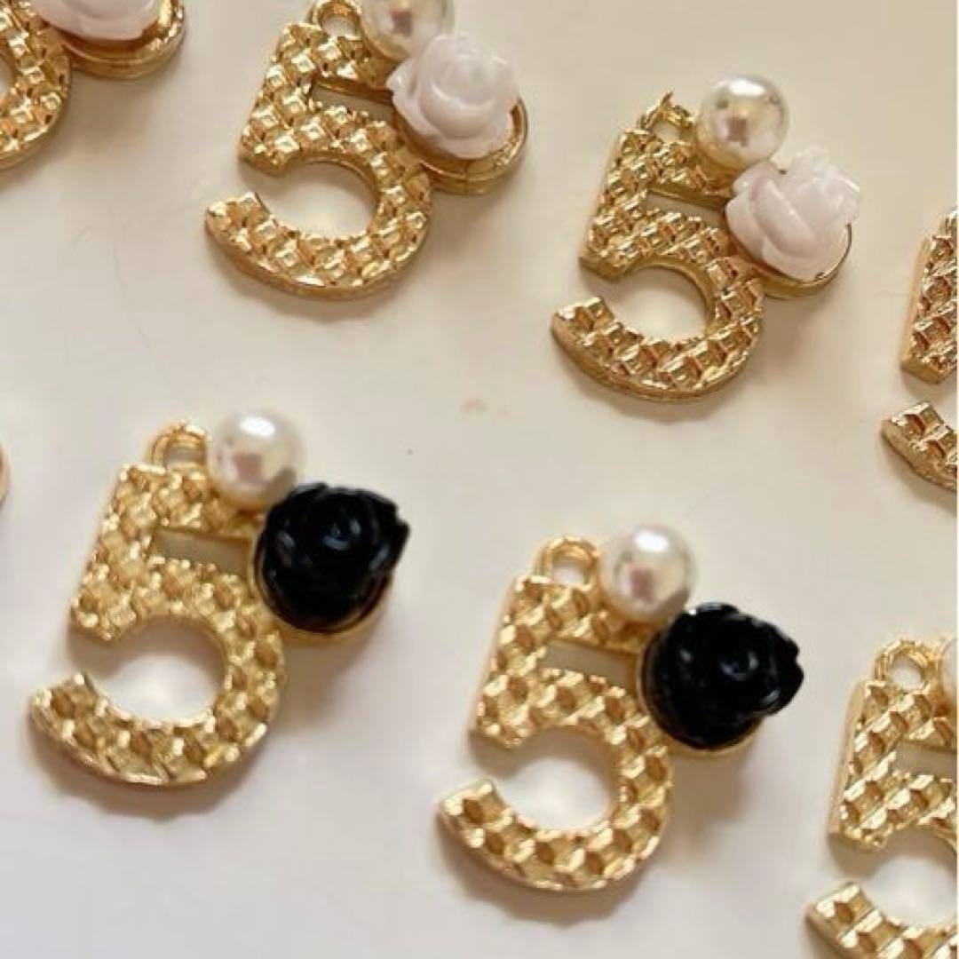 パール付き5番薔薇チャーム キルティング チャーム ピアス カメリア パール