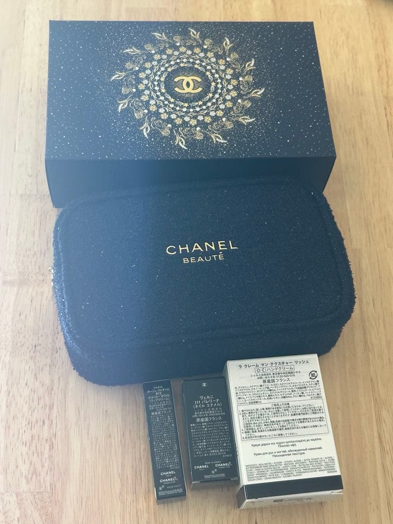 シャネル ホリデー限定　リップ アンド ネイル ケア セット