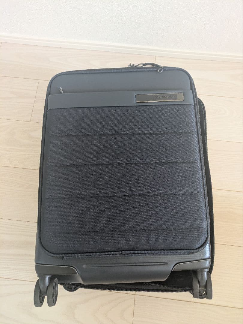 Samsonite ネイビー キャリーケース TSAロック付き
