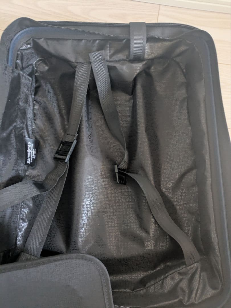 Samsonite ネイビー キャリーケース TSAロック付き