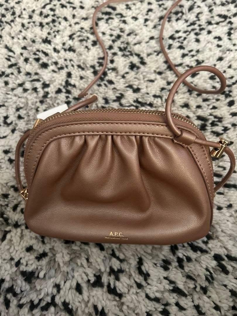 A.P.C. NINON スモールドローストリングバッグ　新品‼️