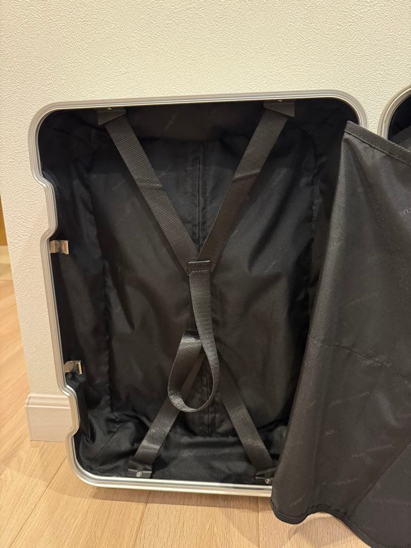 メルセデスベンツ アルミスーツケース　機内持込み　32L