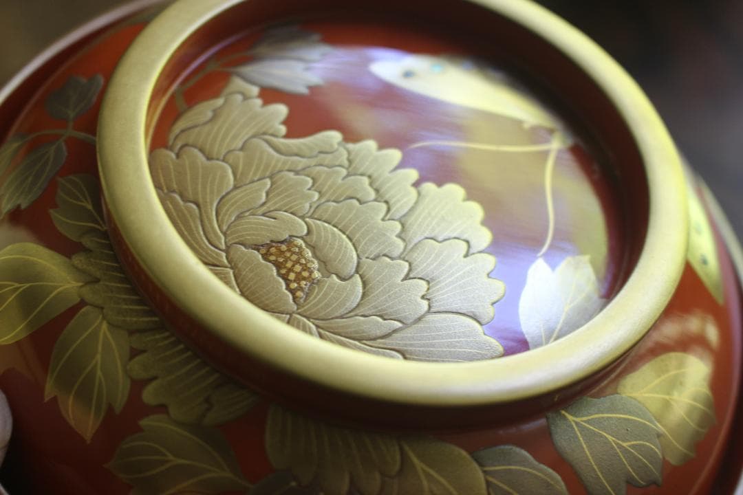 時代逸品！時代金縁朱漆に極上牡丹蝶螺鈿蒔絵の映えるお椀2点（検輪島塗蒔絵椀雑煮椀