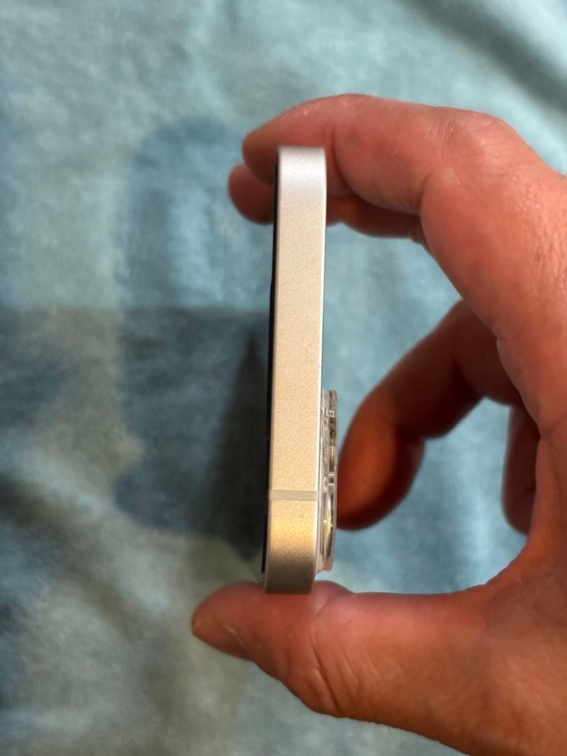 iPhone 13 ホワイト　256GB 背面ガラス割れshimフリー