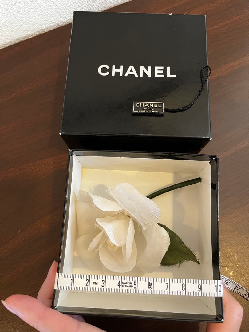 CHANEL ホワイトフラワーコサージュ