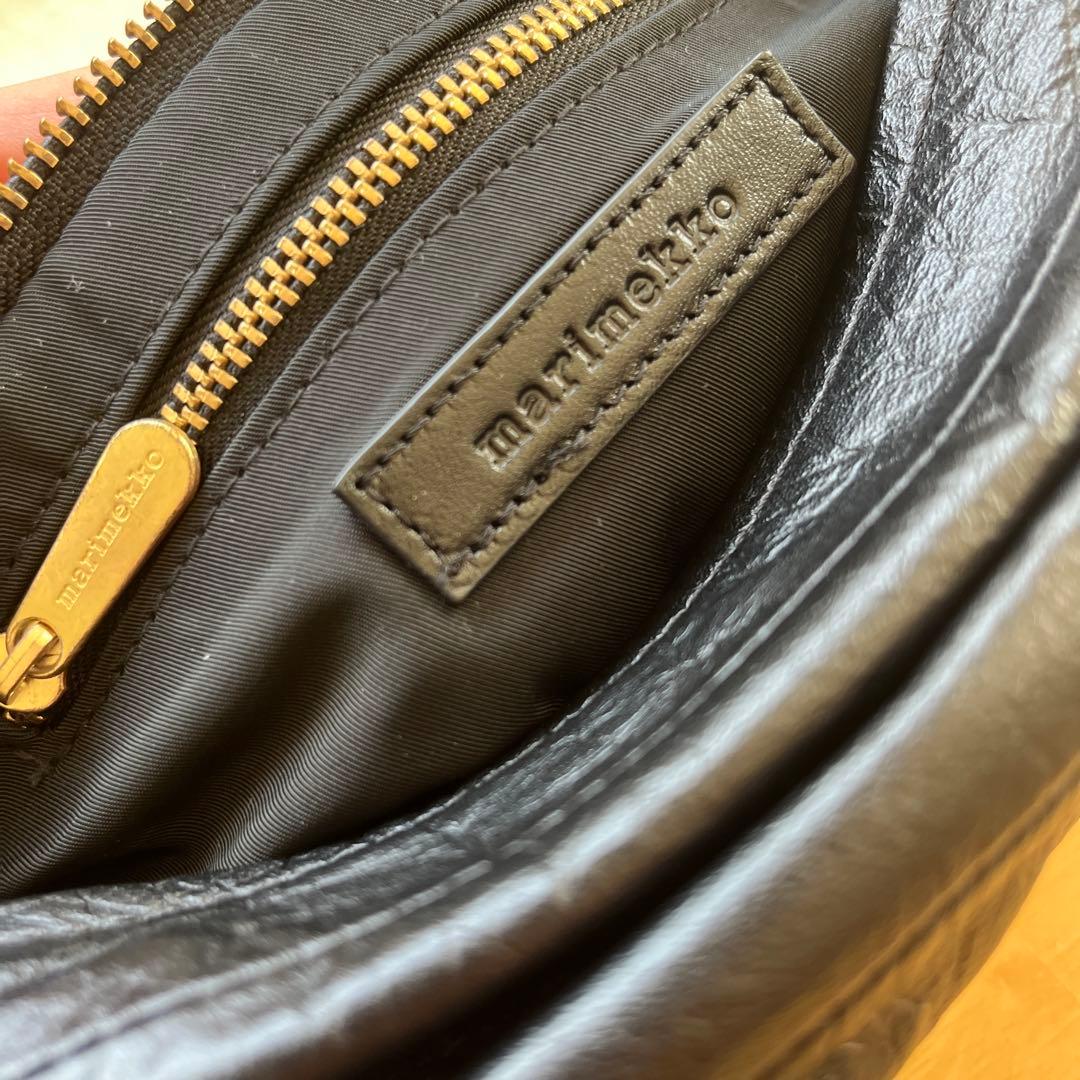 marimekko マリメッコ　カルラ　チェーン　ショルダー　ブラック　ゴールド